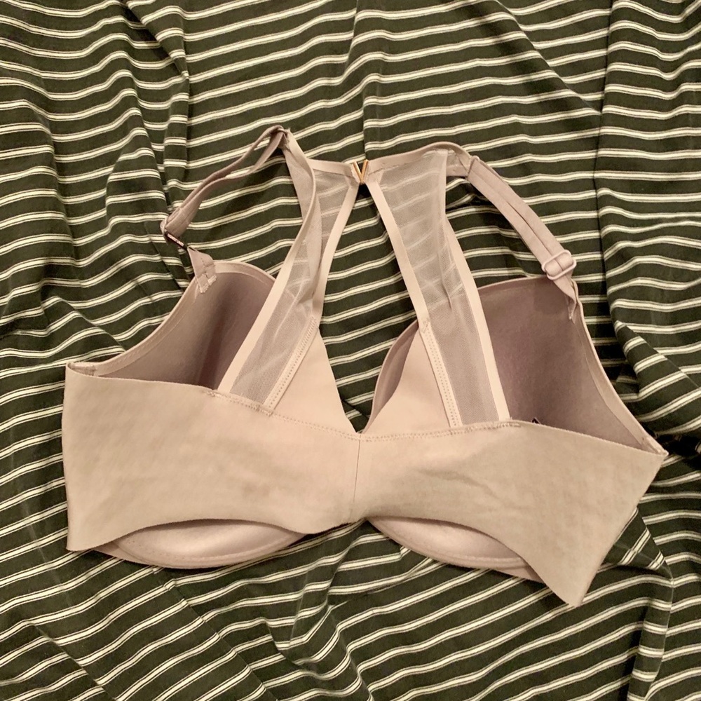 Victoria Secret Bra - Picture 2 of 3